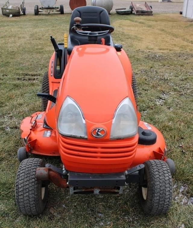 Image of Kubota T2380 equipment image 3