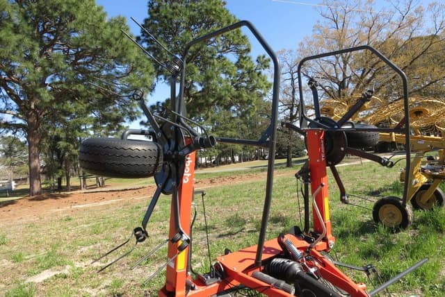 Image of Kubota TE4052T equipment image 3