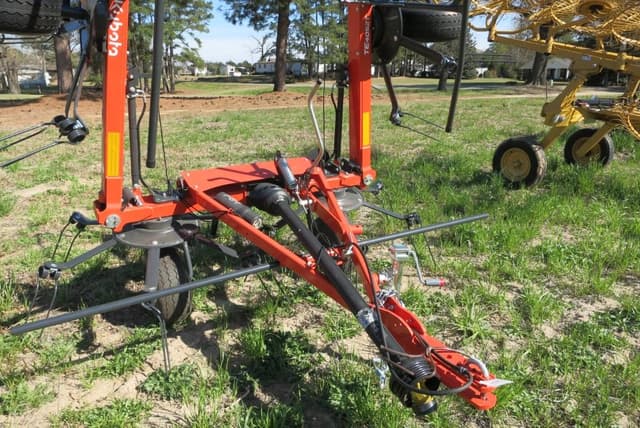 Image of Kubota TE4052T equipment image 2