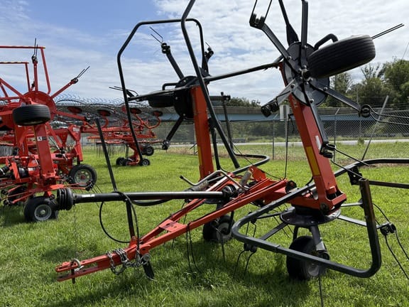 Kubota TE4052T Equipment Image0