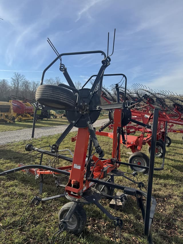 Image of Kubota TE4052T equipment image 4