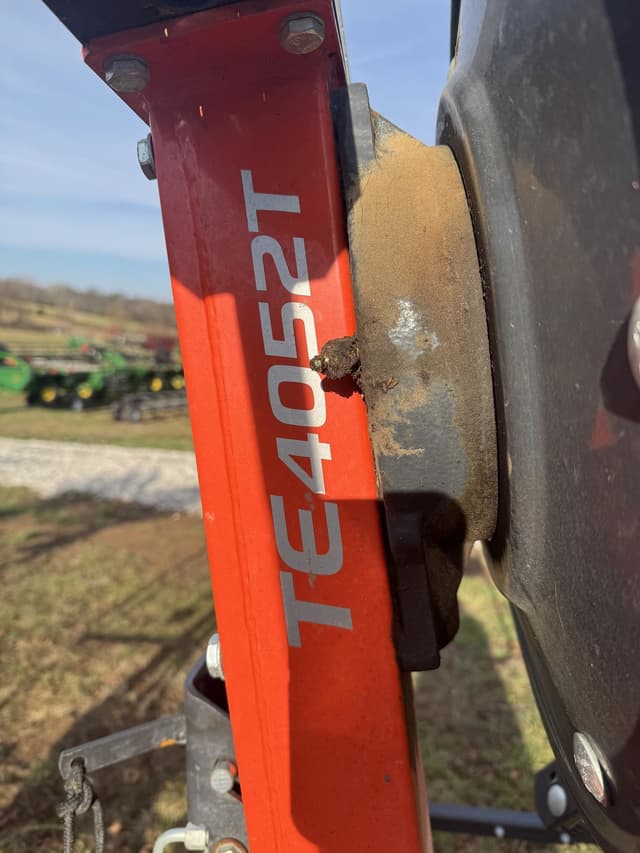 Image of Kubota TE4052T equipment image 3