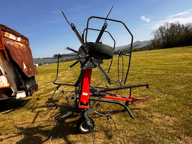 Image of Kubota TE4052T equipment image 4