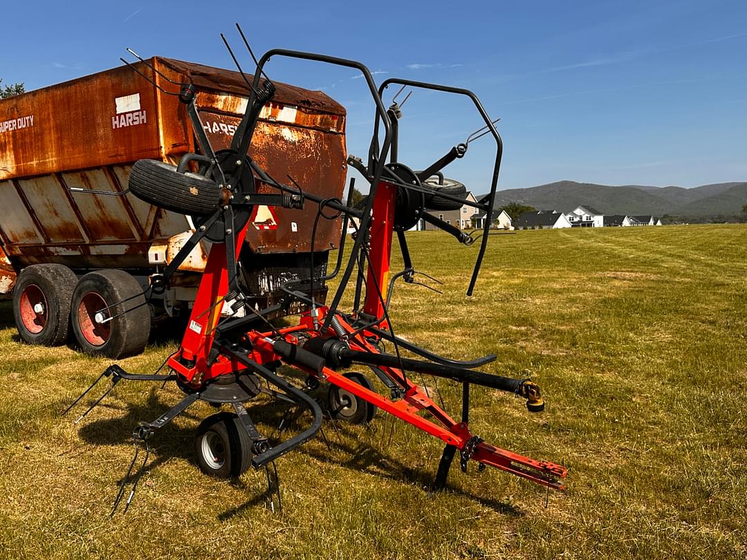 Image of Kubota TE4052T Primary image
