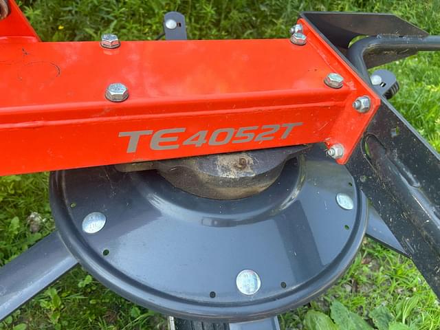 Image of Kubota TE4052T equipment image 2