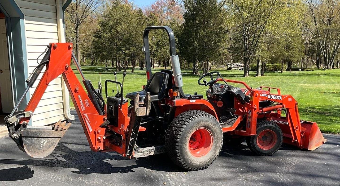 Main image Kubota B7610