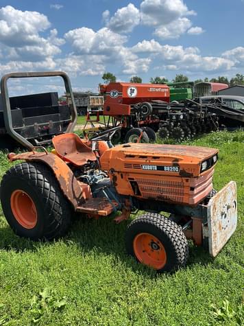 Main image Kubota B8200