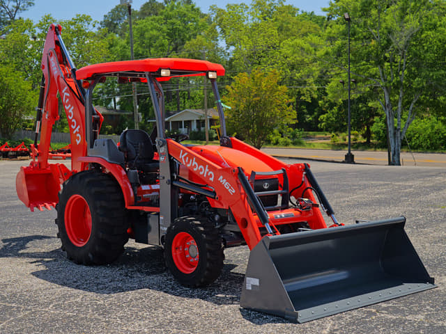 Image of Kubota M62 equipment image 1