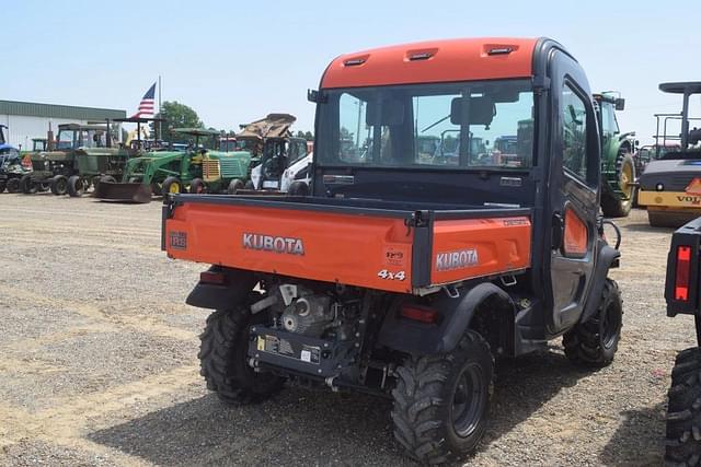 Image of Kubota RTV-X1100C equipment image 2