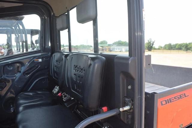 Image of Kubota RTV-X1100C equipment image 4
