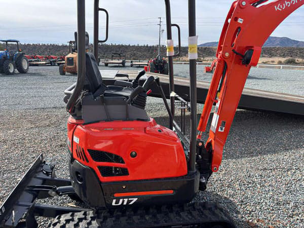 Image of Kubota U17 equipment image 2