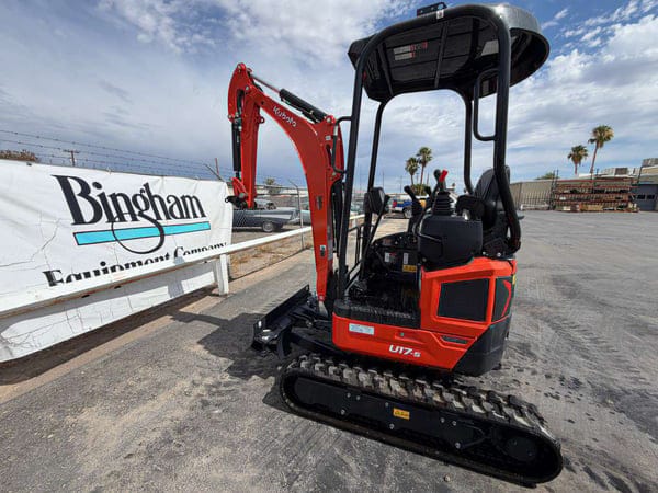 Kubota U17 Equipment Image0