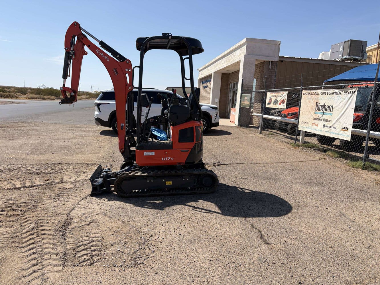 Kubota U17 Equipment Image0