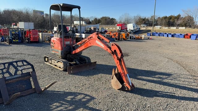 Image of Kubota U17 equipment image 2