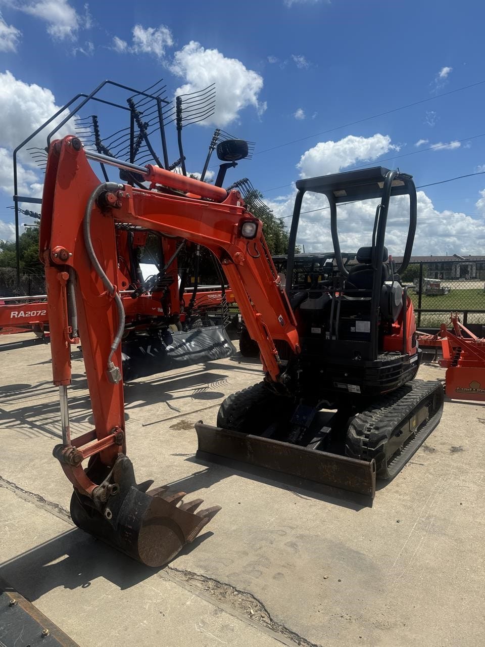 2020 Kubota U25 Equipment Image0