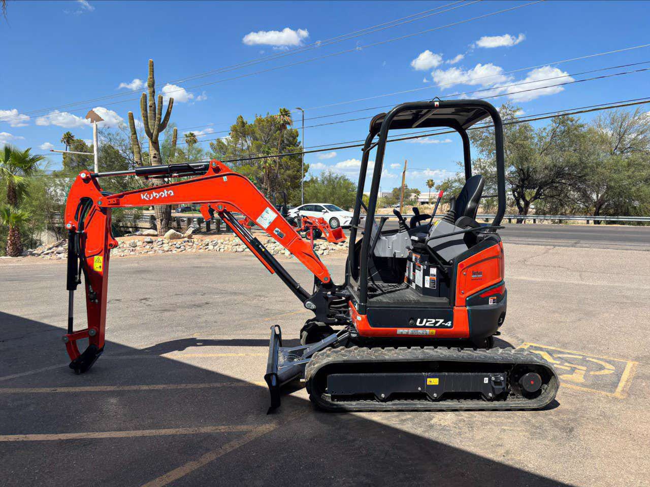 Kubota U27-4 Equipment Image0