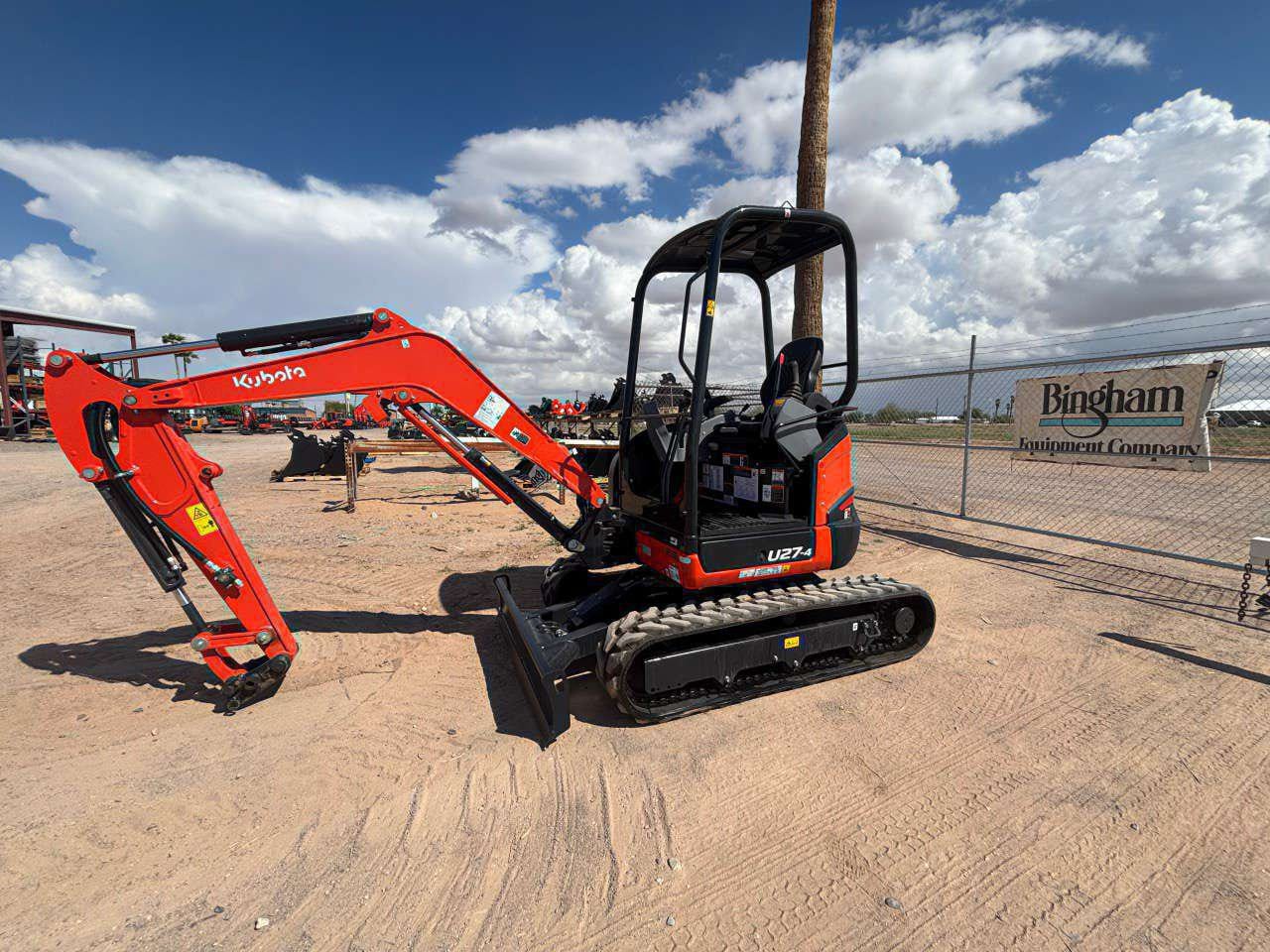 Kubota U27-4 Equipment Image0
