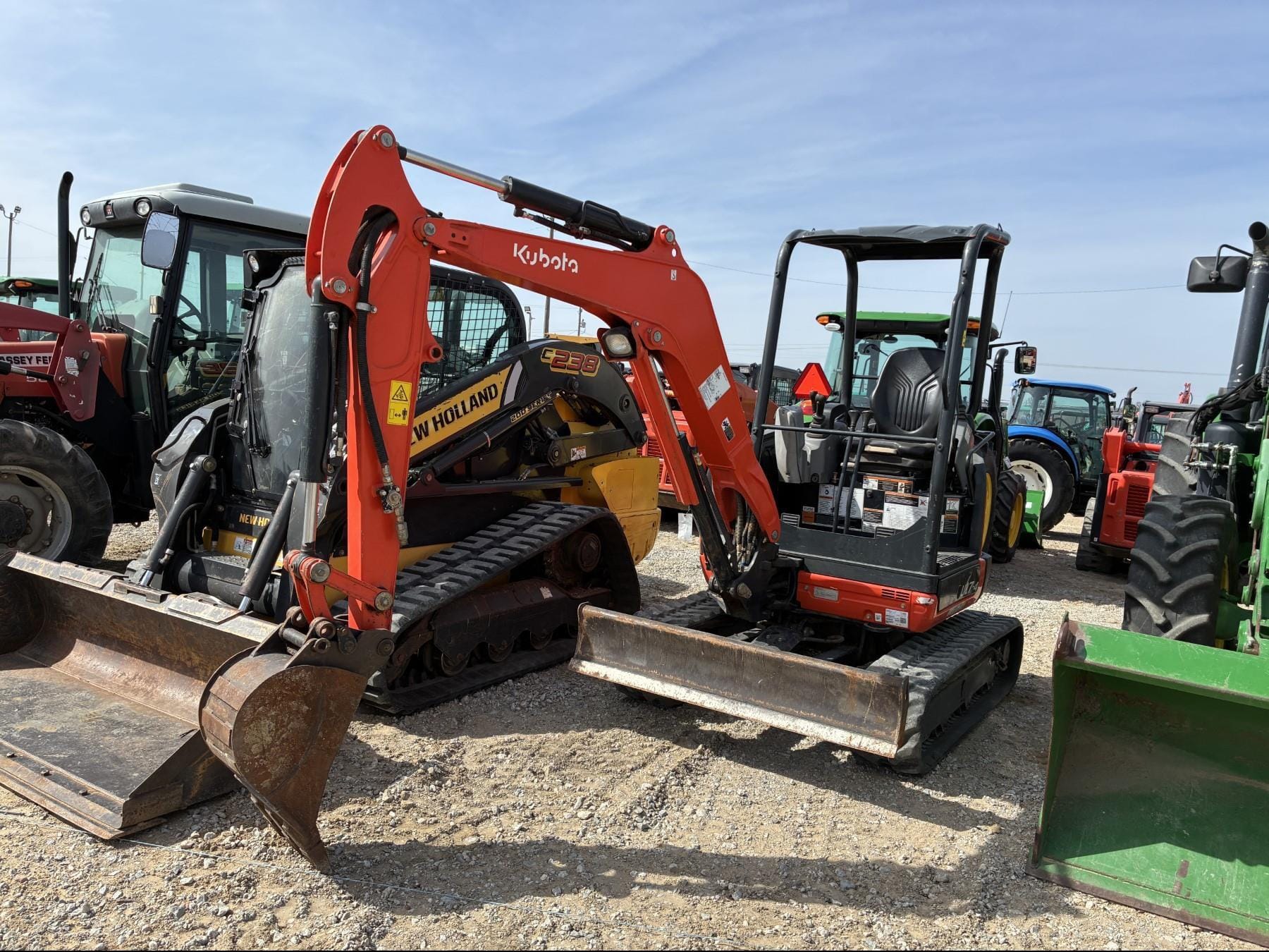 Kubota U27-4 Equipment Image0
