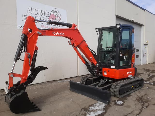 Image of Kubota U35-4R3 equipment image 1