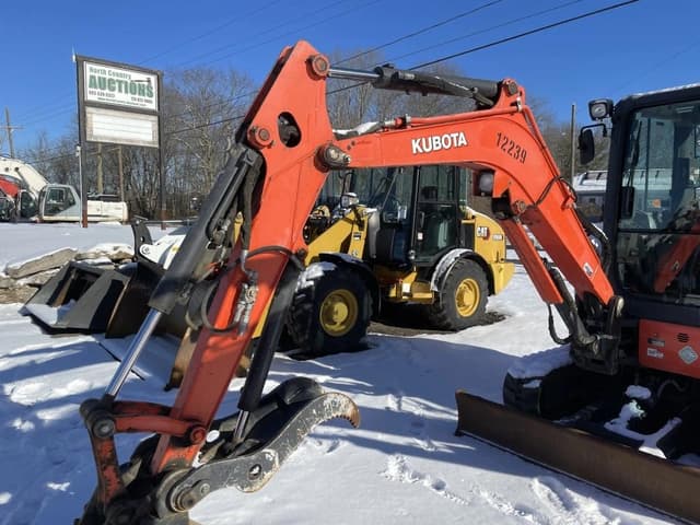Image of Kubota U35-4 equipment image 4