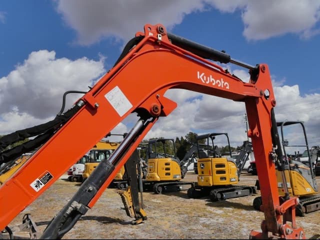 Image of Kubota U35-4 equipment image 4