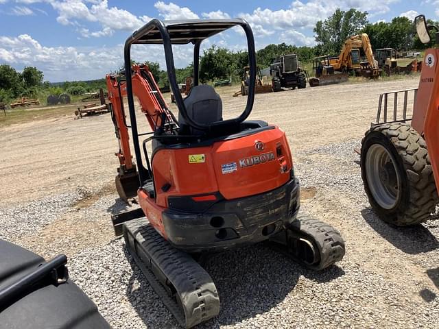 Image of Kubota U35-4 equipment image 3