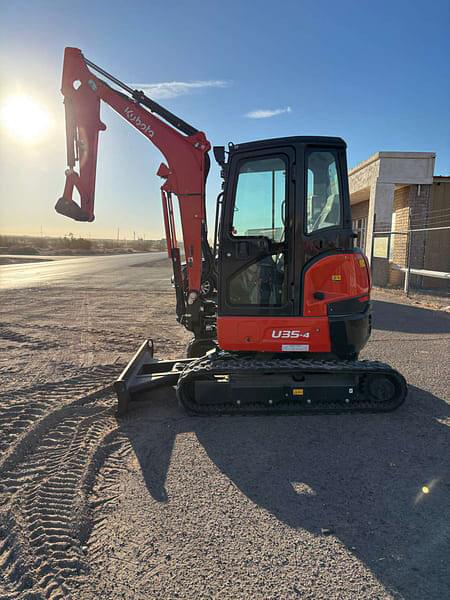 Image of Kubota U35-4 equipment image 4
