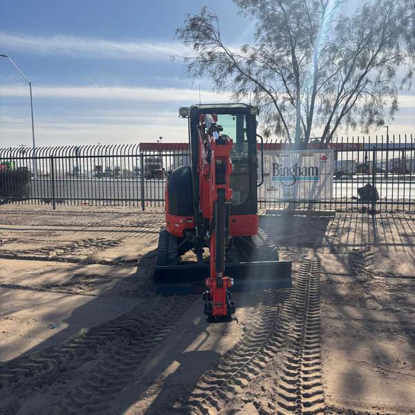 Image of Kubota U35-4 equipment image 2