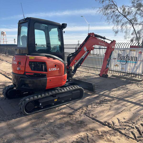 Image of Kubota U35-4 equipment image 1