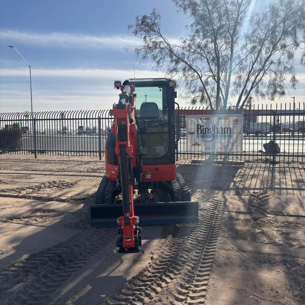 Image of Kubota U35-4 equipment image 2
