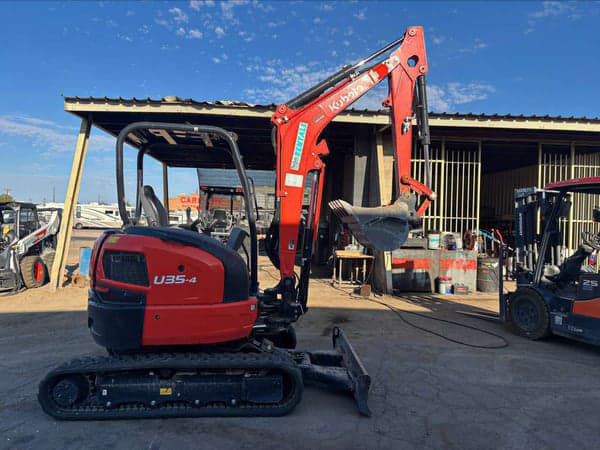 Image of Kubota U35-4R1 equipment image 1