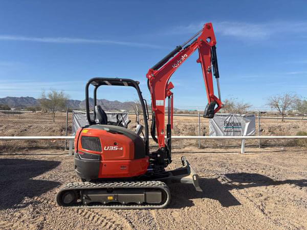 Image of Kubota U35-4 equipment image 1