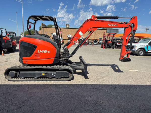 Image of Kubota U48-5 equipment image 1