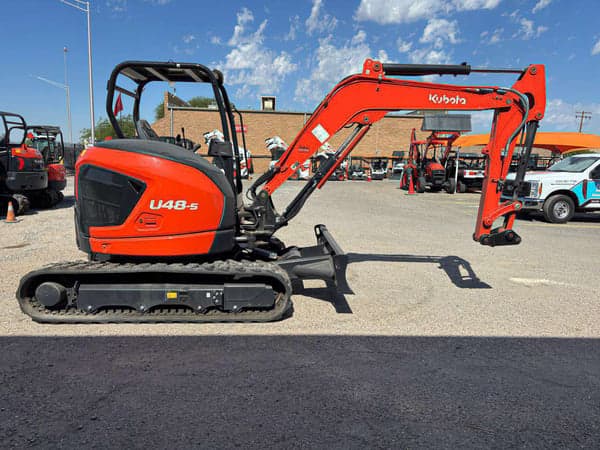 Image of Kubota U48-5 equipment image 1