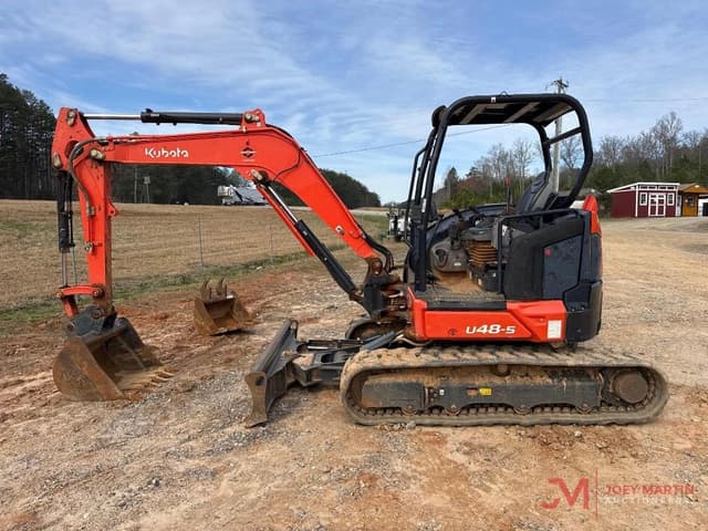 Image of Kubota U48-5 equipment image 1