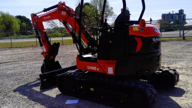 Image of Kubota U48-5 equipment image 2