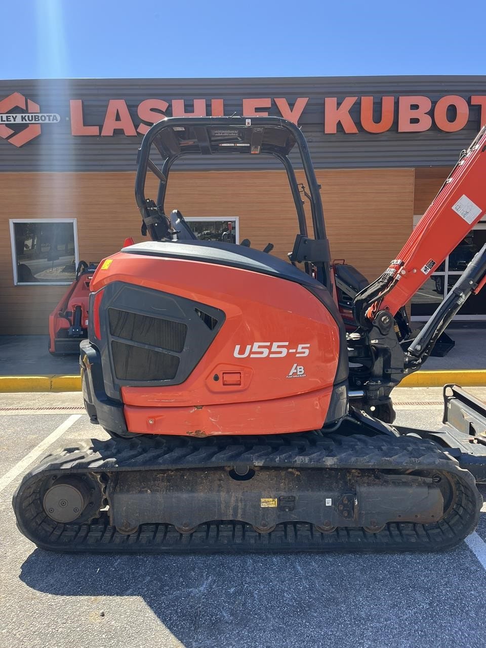 2022 Kubota U55-5R1A Equipment Image0