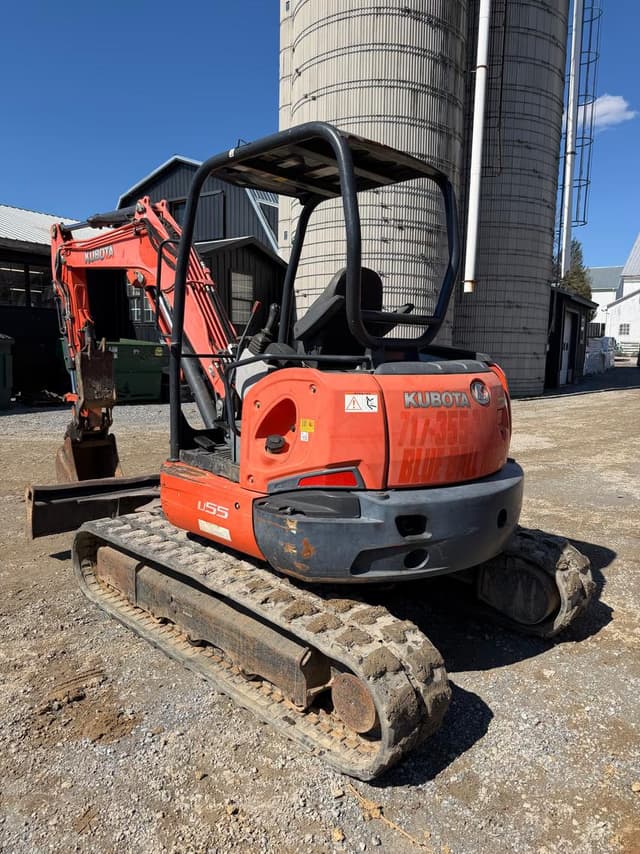 Image of Kubota U55 equipment image 3