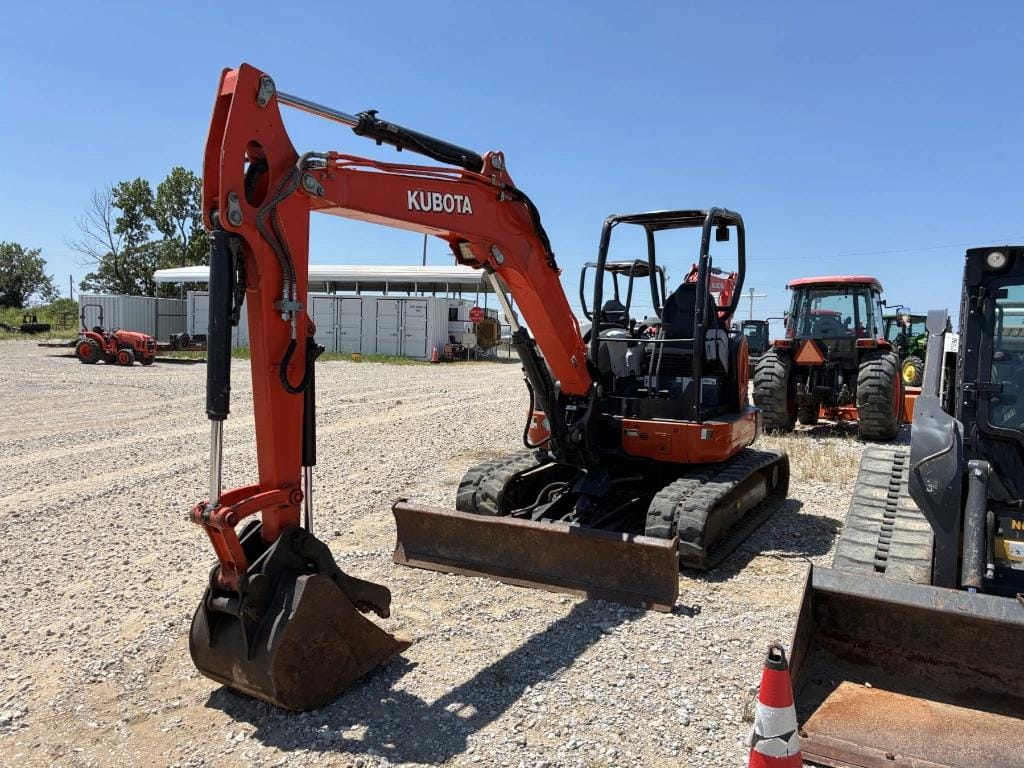 Kubota U55 Equipment Image0