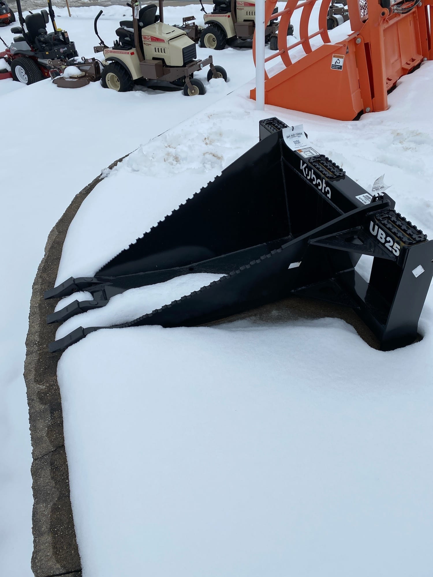 Kubota UB25 Equipment Image0