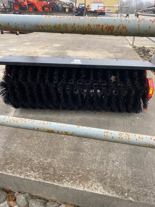 Image of Kubota V5266 equipment image 4