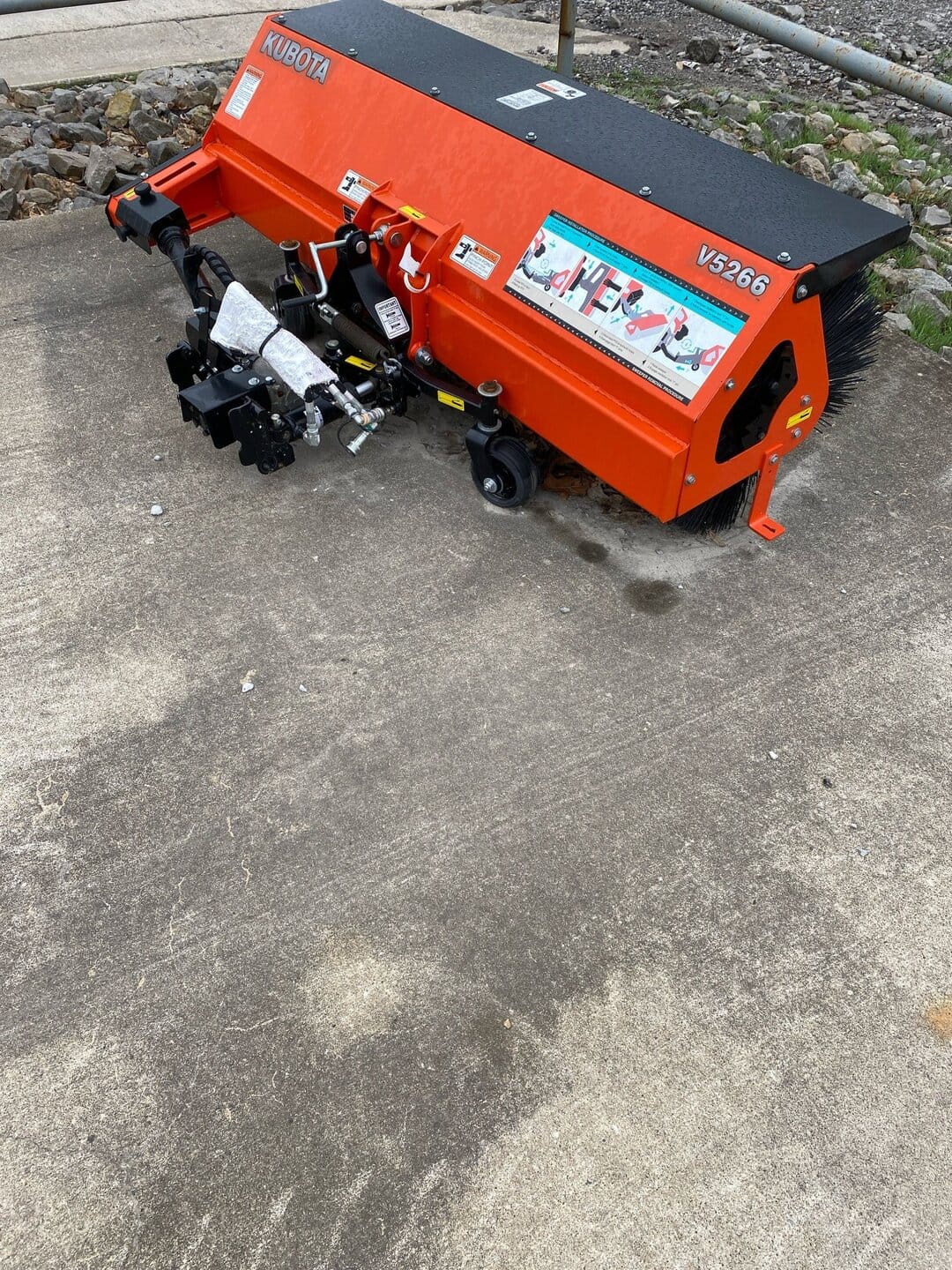 Kubota V5266 Equipment Image0