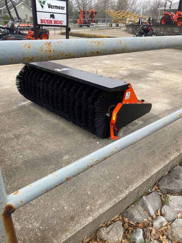 Image of Kubota V5266 equipment image 3