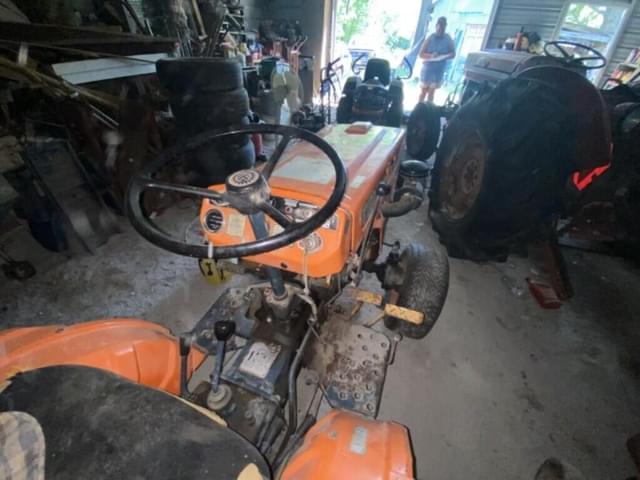 Image of Kubota B7100 equipment image 3
