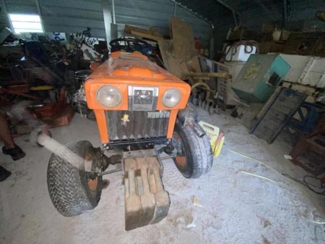 Image of Kubota B7100 equipment image 1