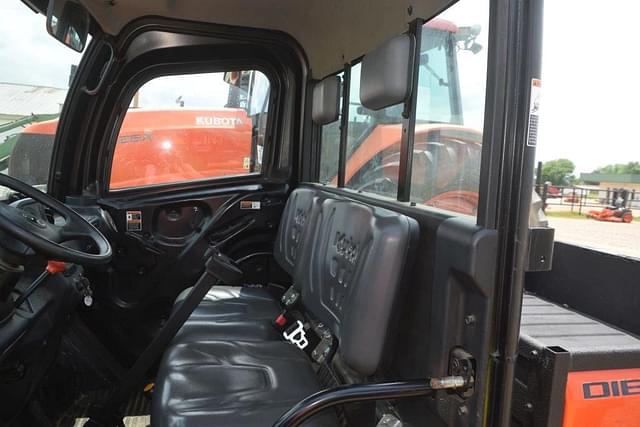 Image of Kubota RTV-X1100 equipment image 4