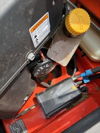 Image of Kubota Z122R equipment image 2
