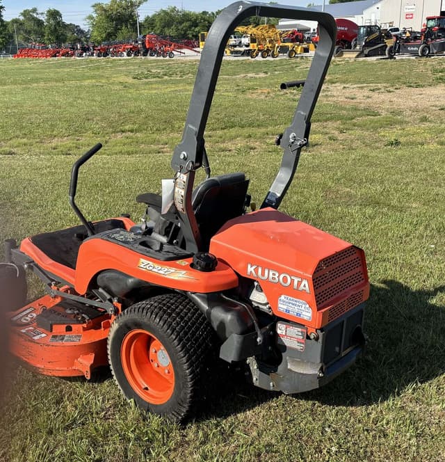Image of Kubota ZG227L equipment image 3