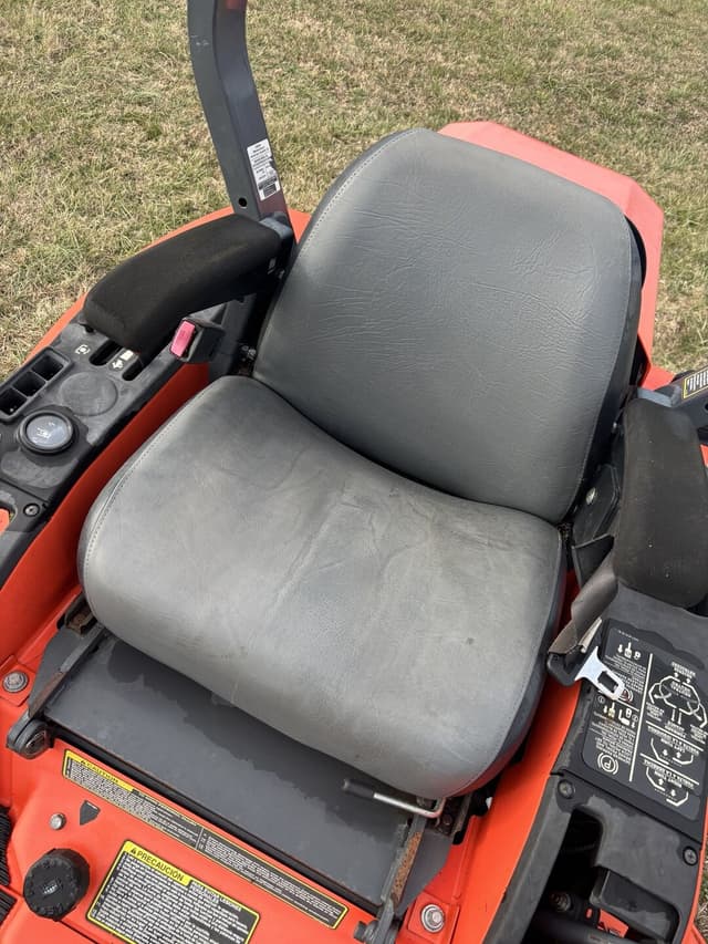 Image of Kubota ZG227 equipment image 1