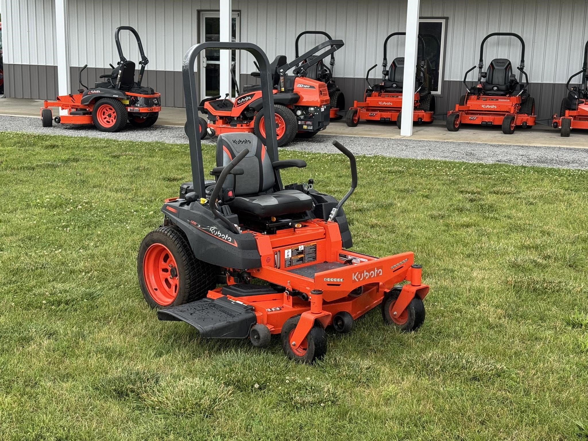 Kubota Z231 Equipment Image0